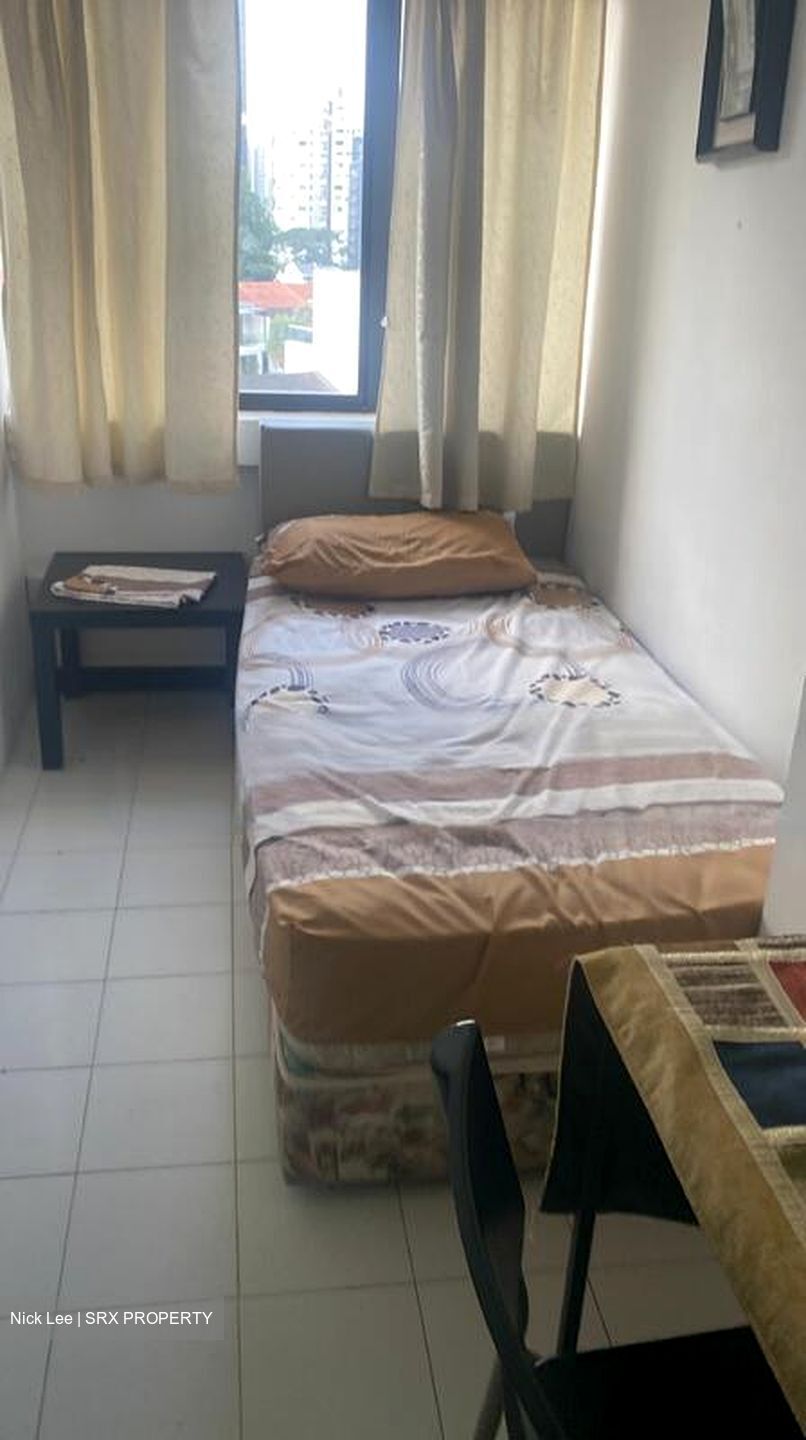 Lucky Plaza (D9), Apartment #457866551